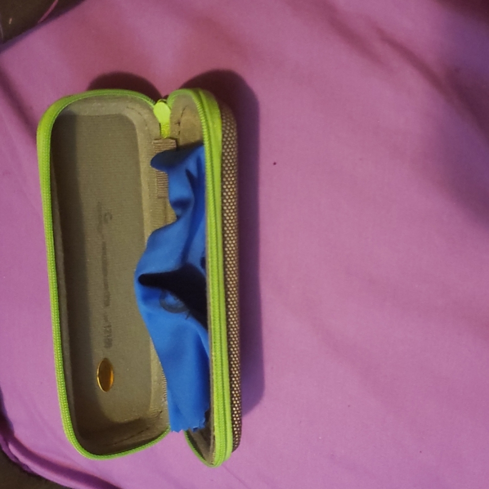 COPY - 2 Cases. - Picture 2 of 2